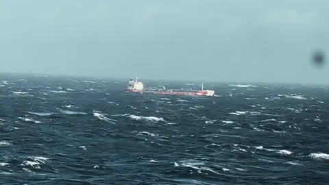 “A SMOOTH SEA NEVER MADE A SKILLED SAILOR!!!” #fyp #seamantiktok #lifeatsea🌊🚢 #thuythuvienduong #viral 