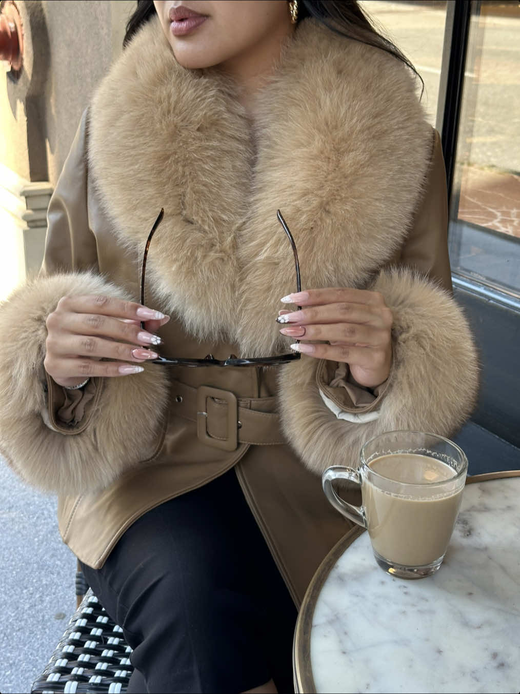 Short coat is a must have for your fall wardrobe 🍂 Fur collar and cuffs are detachable! #furcoat #leathercoat #falloutfitideas 