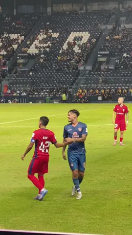 What I saw yesterday 😍😍#shaynepattynama #เชย์นแพตตินามา #บุรีรัมย์ยูไนเต็ด 