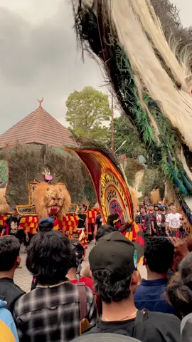 gembong ragil tumut hadir @Mamalalaa 