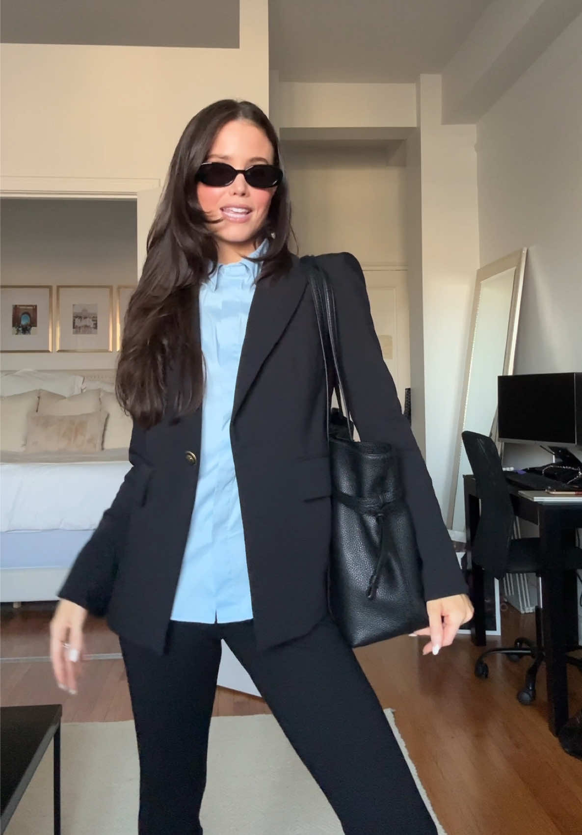 yesterday’s office ootd is my go-to when I don’t know what to wear! will link in my bio 🖤 x @Veronica Beard @Modern Citizen @Theory @Le Specs @Sam Edelman 