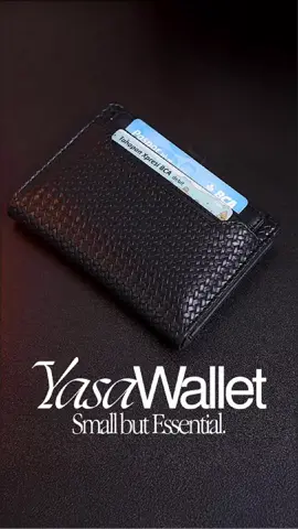 Walaupun ukuran nya kecil, wallet yasa ga malu maluin dibawa kemana-mana sob! 🤩😁 #ruselco #stepupyourstyle #wallet #dompetpria