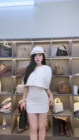 Cô nàng tiểu therrrrrr #xuongmayhieuphat #hipastore #aolenqccc #vayrenhoaxinh 