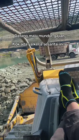 Tapi kalo pulang wajib kaya kecapean😭 #foryoupageofficiall #fyp #tambangbatubara #viralvideo #storytambang 