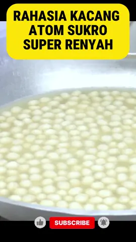 IDE JUALAN LAGI NIH | SUKRO KACANG ATOM  Cocok untuk jualan, cocok juga untuk isian Toples Lebaran, mantap banget ini ya. Meskipun bikinnya agak ngoyo, karena bolak balik diselimutin tepung, tapi Alhamdulillah hasilnya pol nampol. Jujur menurut saya lebih mantap dari hasil beli [produk pabrikan], karena gak ada hint aroma pengawetnya ya. Jadi terasa lebih fresh dan mantap. Yang suka Kacang Sukro, wajib dicoba ini ya. Dan berikut ini resepnya semoga bermanfaat 🥰 ❤️BAHAN-BAHAN 👉250 g Kacang Tanah yang masih terbalut kulit Ari  👉300 s.d 500 g Tapioka, secukupnya  ❤️BAHAN LEM  👉250 ml atau setara dengan 1 Gelas Air 👉3 Siung Bawang Putih, haluskan  👉1 sdm Tepung Tapioka  👉1 ½ sdt Garam  👉½ sdt Micin, opsional  👉¼ sdt Baking Soda atau bisa diganti dengan baking Powder  👉2 sdt Gula  👉1 sdm Mentega, atau bisa diganti Margarine #kacangsukro #kacangatom #thehasanvideo #dapurdidowardah #idejualan 