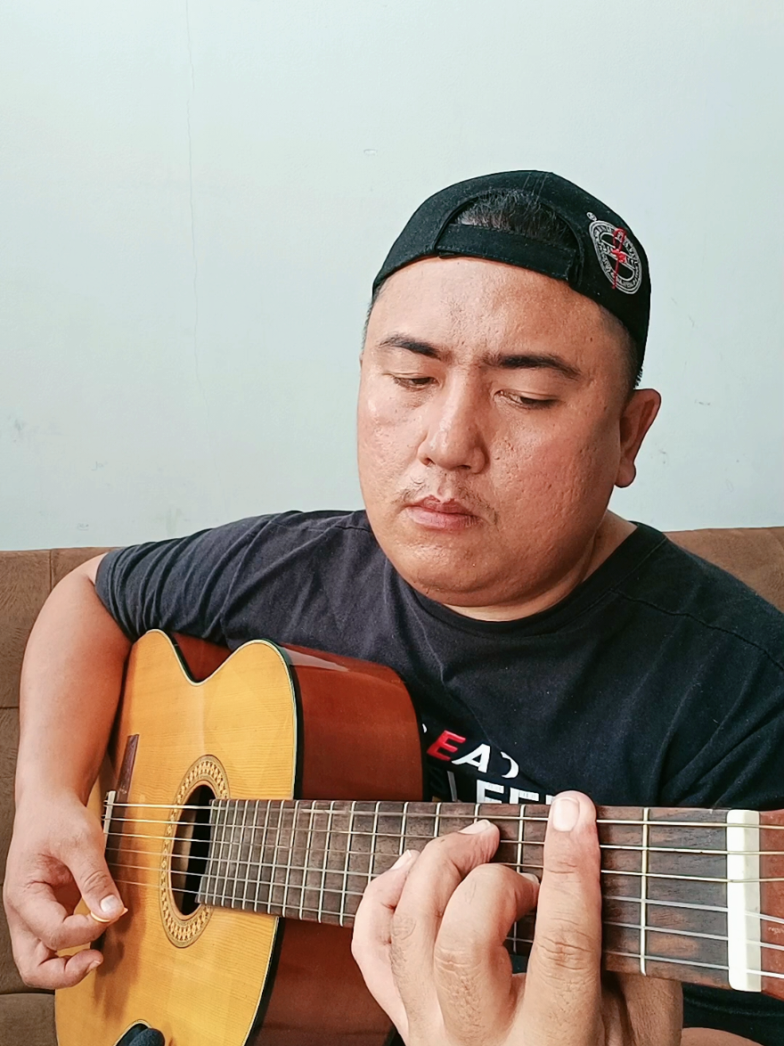 Mencintaimu Fingerstyle Guitar (Cipt. Bebi Romeo) #mencintaimu #fingerstyle #guitar #guitartok #fingerstyleguitar 