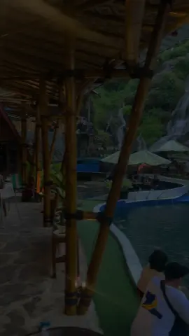 Ini dia tempat makan plus villa estetikk di baturaden…Indah banget pokonyaa…Wajib banget pokonya staycation disini kalo lagi di purwokerto 😍🥰 #bayanvillage #bayanvillagebaturaden #baturaden #purwokerto #purwokertokeren 