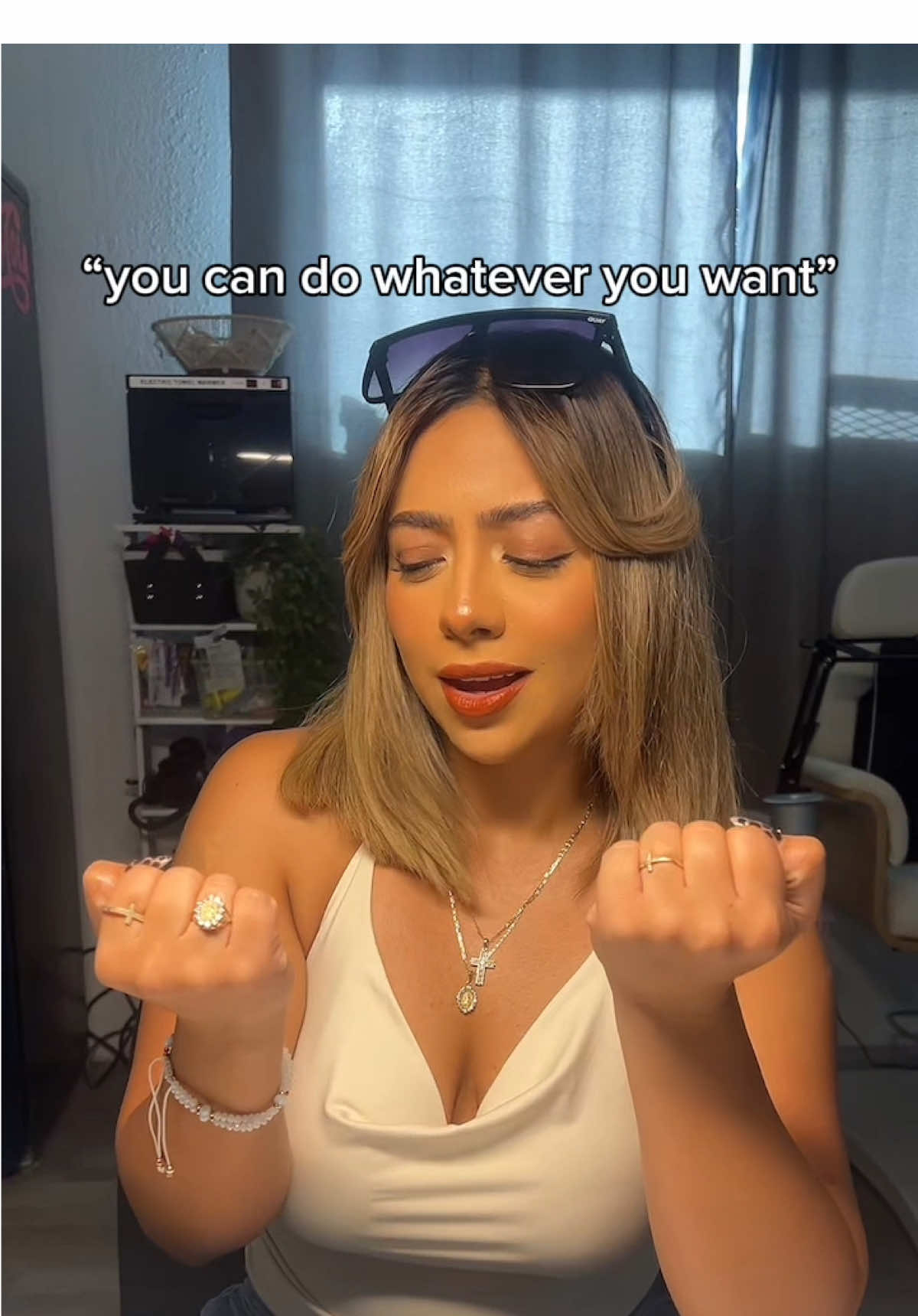 she got up so quick 🤧😂🫶🏽 @Zahra  #nailday #nailtech #funny 