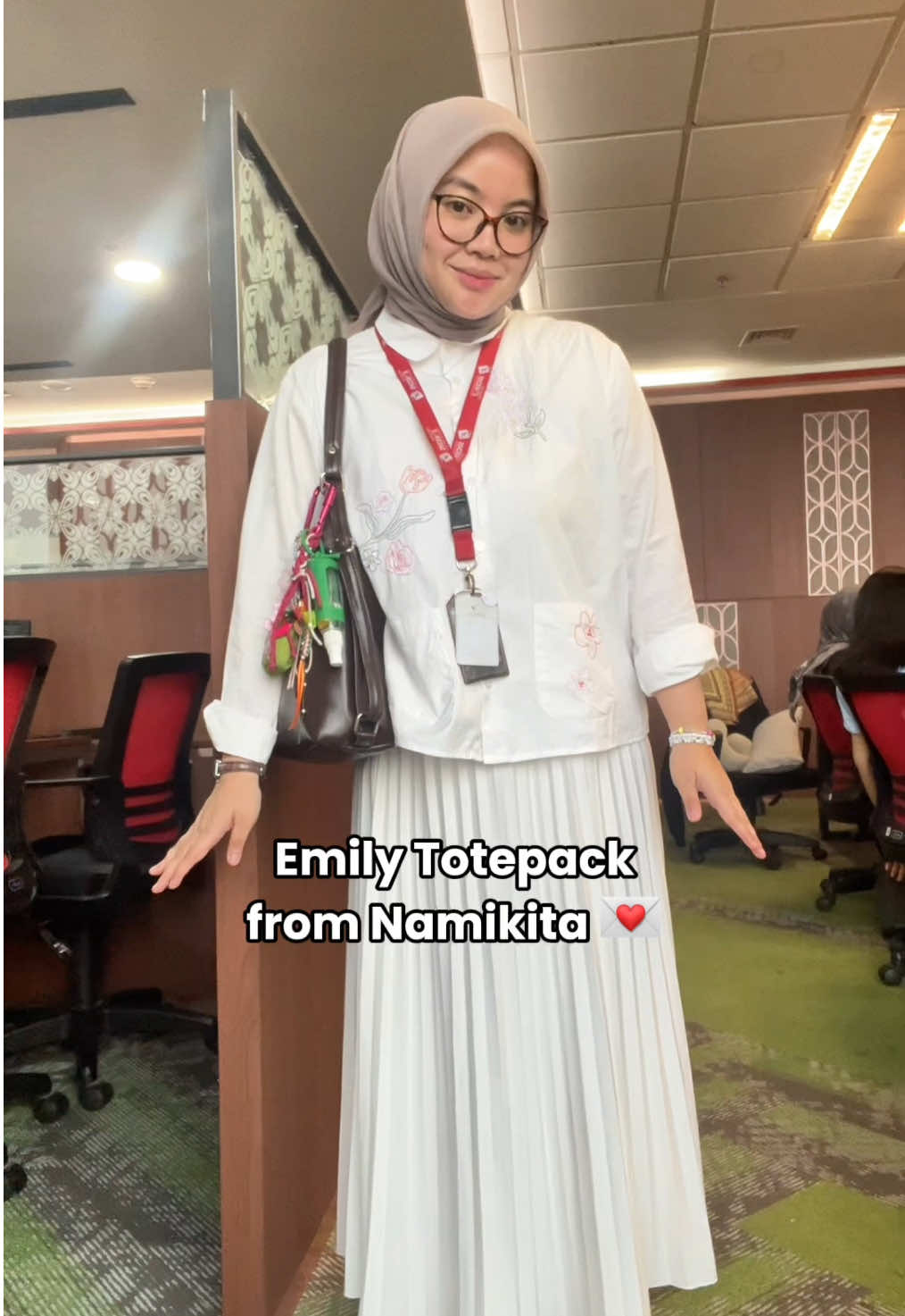 USEFUL BGTTT INI! jadi totebag ataupun backpack, dua duanya cantiiik 🥹💌 @Namikita Store  #fyp #OOTD #ootdhijab #hijabootd #fitcheck #fits #fitspo #ootdinspo #outfitngantor #outfitideas #outfitinspo #officefits #officeoutfit #basicfit #basicoutfit #outfitkantor #kemejawanita #kemejangantor #kemejakantor #outfitkuliah #midsizeoutfit 