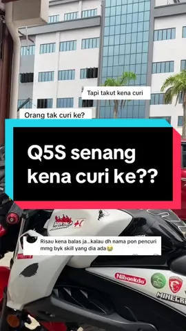 Q5S motorplay dah disediakan secure lock untuk kurangkan risiko kecurian dan direka untuk mudah cabut supaya boleh disimpan dengan senang✅ #rider #biker #motorcarplay #carplay #q5s 