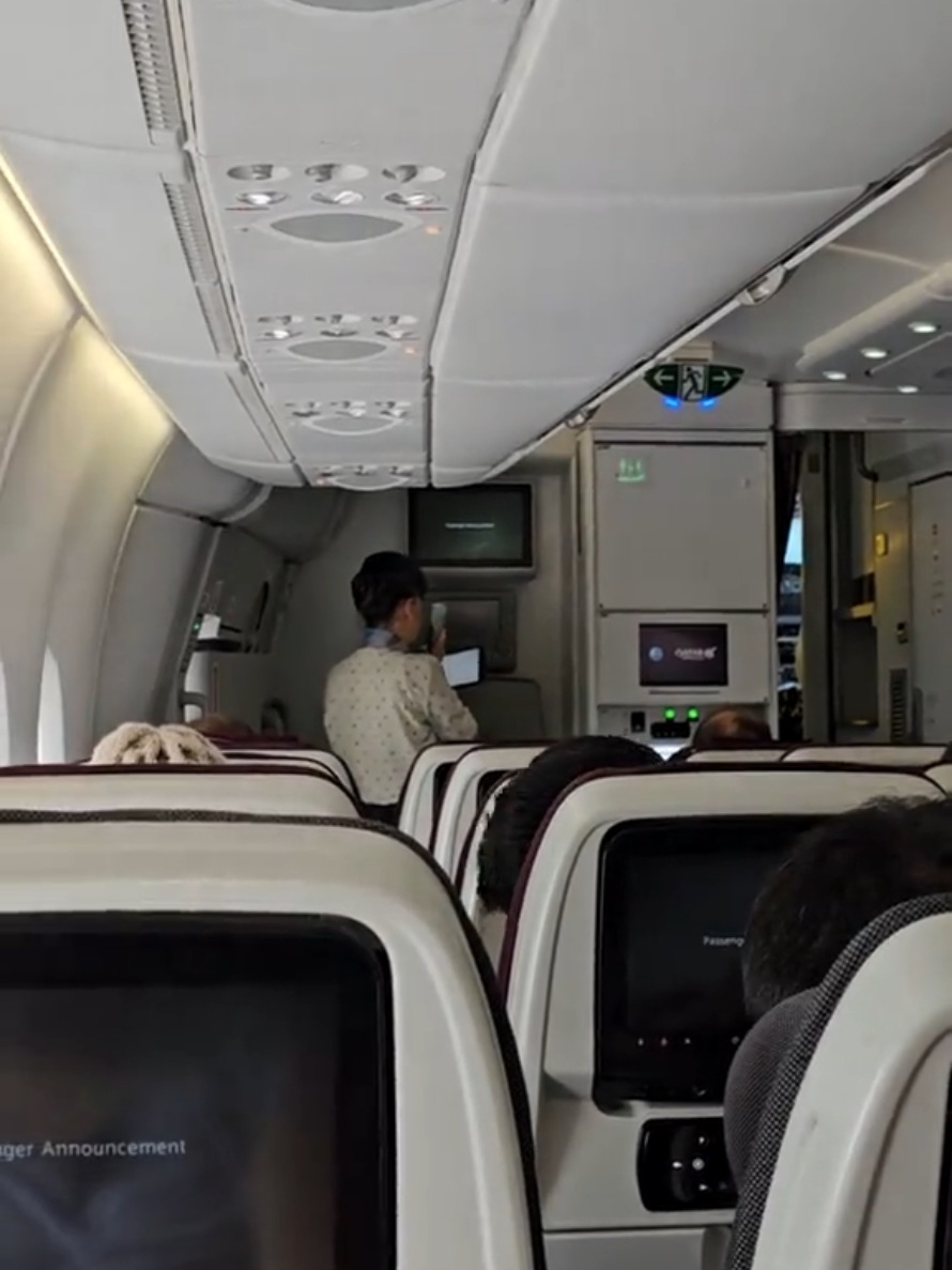 Ever wondered how ✈️ Qatar Airways cabin crew deliver those crystal-clear in-flight announcements? 🎙️ Behind the calm voice is precision, training, and professionalism at its best. 🌟 #QatarAirways #CabinCrew #aviationlife🤏😎
