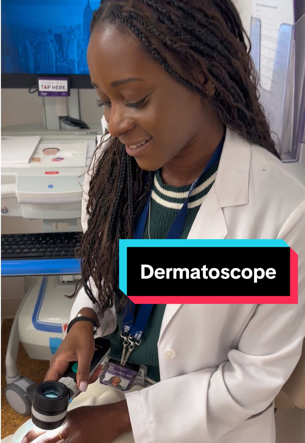 Patients often ask me about my dermatoscope 🔍😆 It’s an important tool in dermatology that lets me look closely at skin spots and see if they might need a biopsy. It also provides better lighting and measurements!  #foryoupage  #fyppp #skintok #dermatologist 