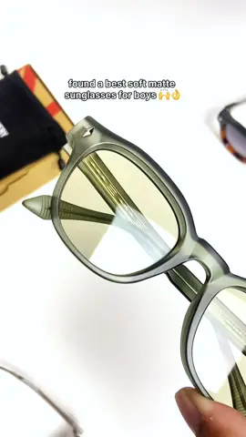 very worth it: SAND Series sunglasses 🙌 soft finishing matte kacamata yang bakal dipake kemana aja😎 #kacamatahitam #kacamatagaya #sunglasses #everylook 