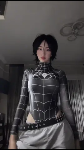 [inst: pelmentoschan_09] dc: me (no glasses today)#cosplay #spiderman 