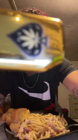 geeked eats#yarttok#chickenalfredo#strawberrydream#ace#viralvideo