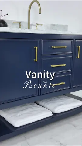 Manhattan Vanity ✨ 48