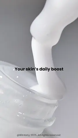 Plump, healthy skin? Yes please! 🌿✨ Meet Skin1004 Lab In Nature Matrixyl 10% — the booster ampoule packed with: 💧 Centella Spicule 500 Shot 💧 Hyaluronic Acid 💧 Volufiline For firmer, hydrated, youthful skin 💫 #labinnature #skin1004_indonesia #koreanskincare #fyp #ugc 