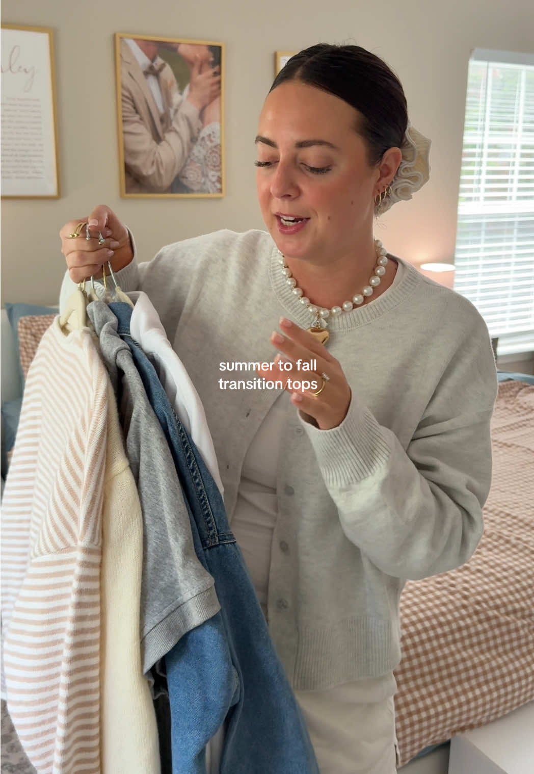 easy + light throw on tops for the fall transition #falltops #cardiganoutfit #falltransitionoutfit 