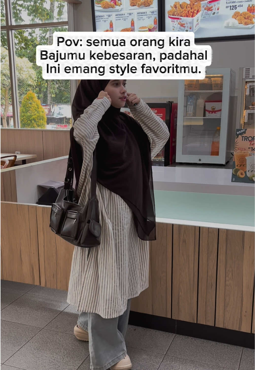 Allahumma Barik…tim suka pakai oversize sini merapat😍#ootdsyari #tunik #jeanshighwaist #lassiealphajeans 