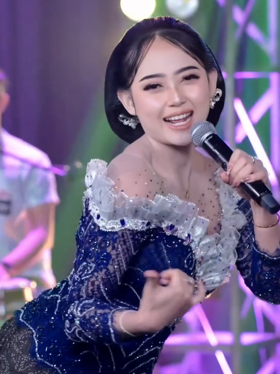 Resikone gedi cinta bojone uwong #silvykumalasari #dangdut #fyp 