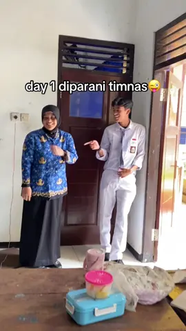 penglaris sekolah😋#fyp#foryoupage#evandra#timnasu16#smaneta 