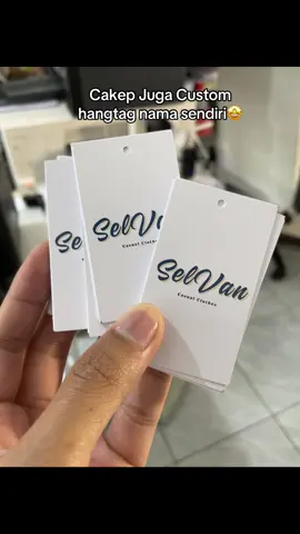 Keren juga yah punya nama brand sendiri, hangtag custom nama sendiri🤩 #hangtagbaju #hangtags #customhangtag #hangtaglabel #lewatberandafyp 