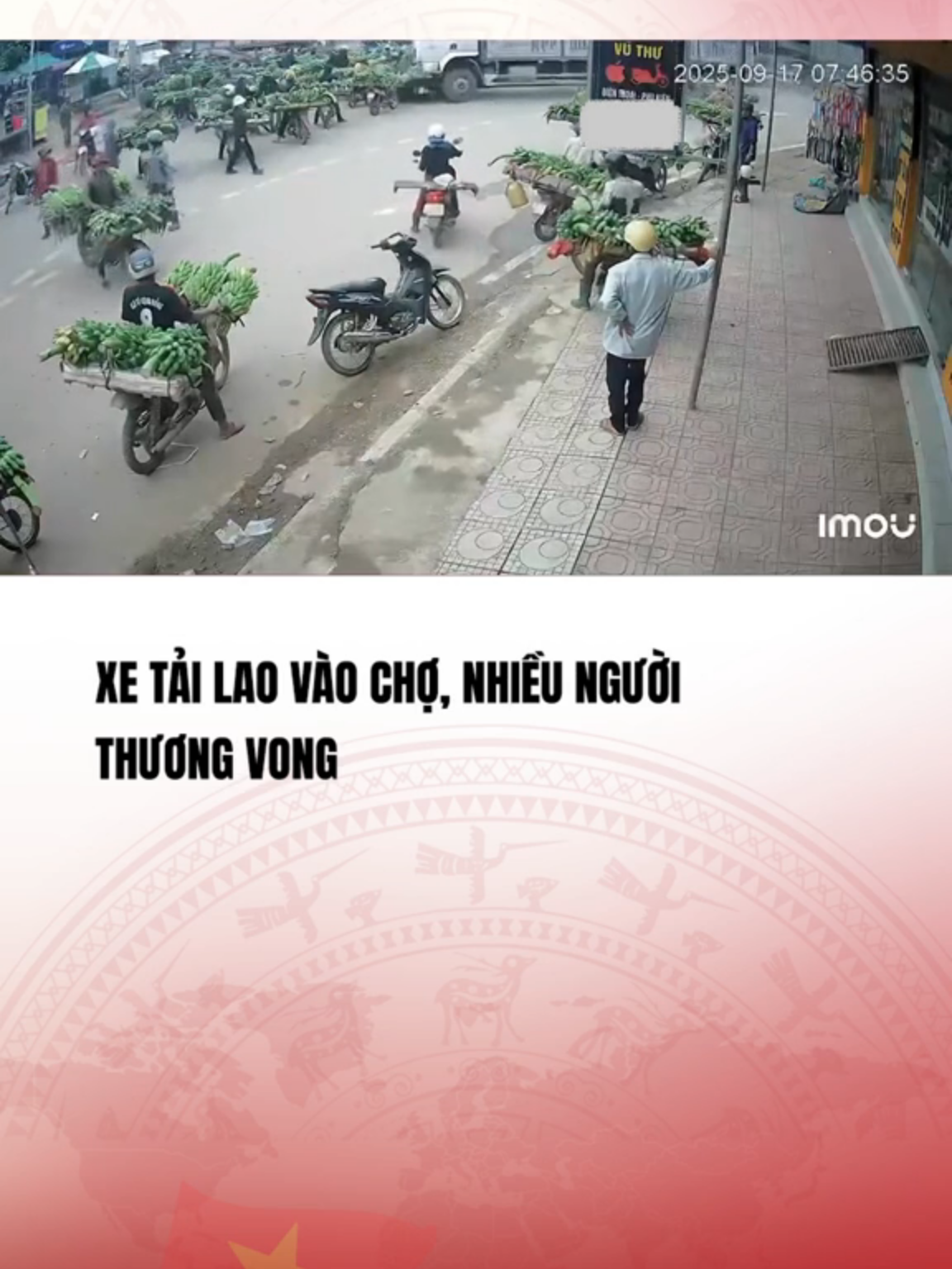 (Nguồn: Báo và PTTH Quảng Trị; MXH) Xe tải mất lái lao vào chợ Tân Long (xã Lao Bảo, tỉnh Quảng Trị) khiến nhiều người thương vong#vtvcabtintuc#vtvcab#tiktoknews
