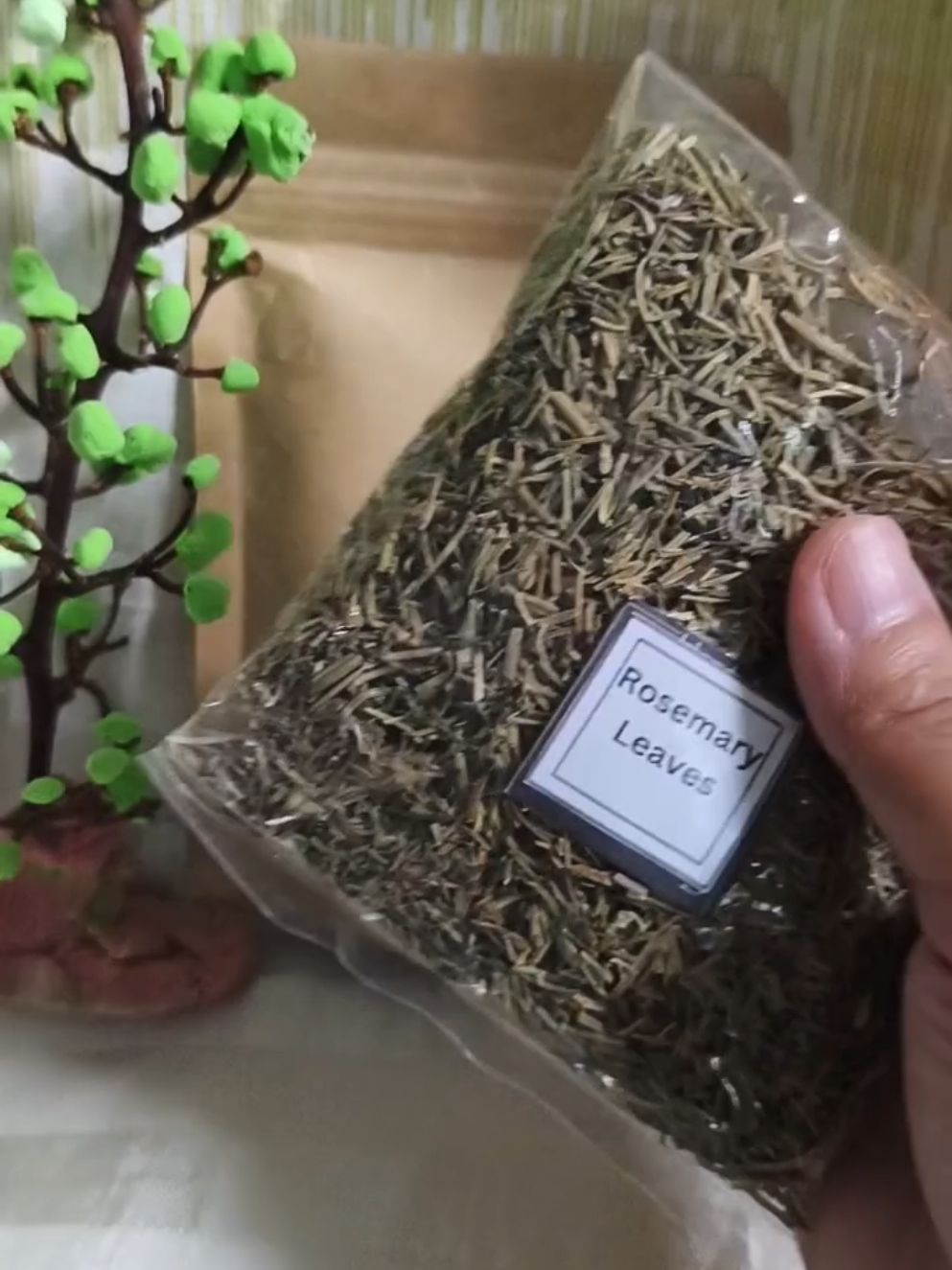 Dried Rosemary Leaves, Benefit of Rosemary Leaves #rosemary #rosemaryoil #rosemarywater #herbs #spices 