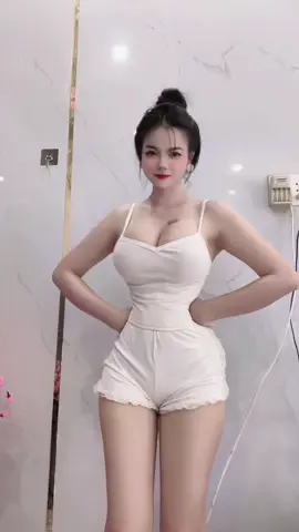 ai a cũng cùng vàng à...#xuhuong #xuhuongtiktok #uocduoclenxuhuong #gaixinh 