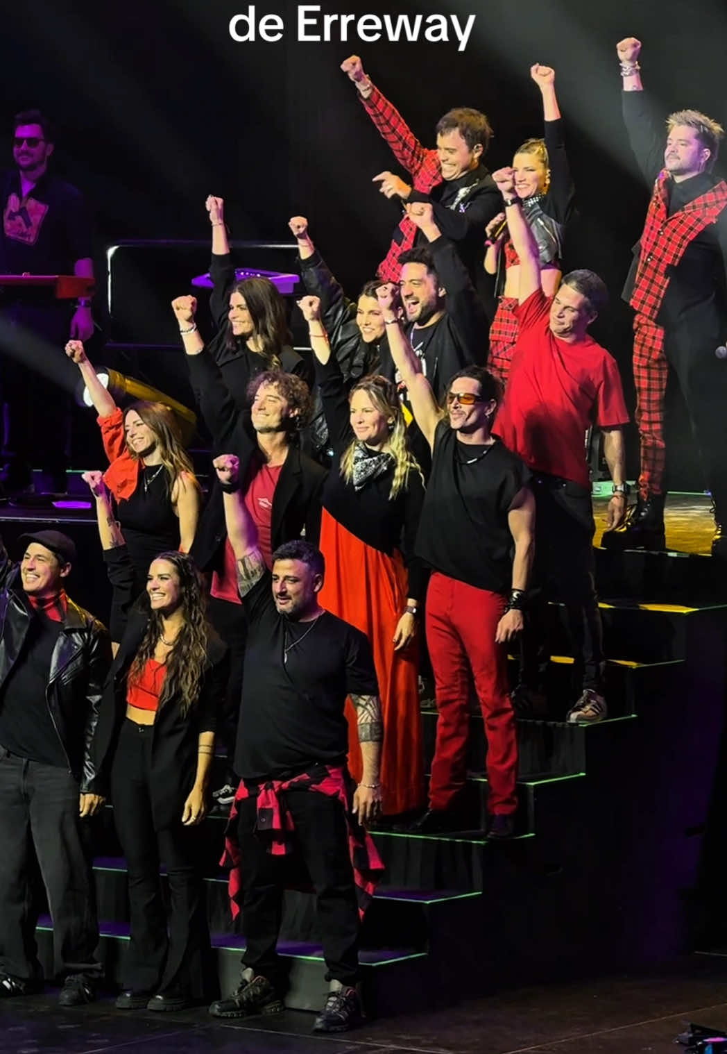 El reencuentro más esperado 🥹💜 @ErreWayTour  #errewaytour2025 #movistararena #benjaminrojas #felipecolombo #camilabordonaba 
