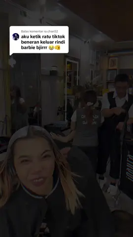 Membalas @ra.chan52 cuman berbie ratunya TikTok #longlastlip #lembabnobeban 