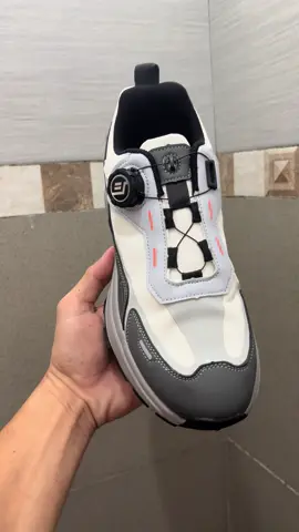 Sepatu tali putar dari fourteen eightynine,tampil keren .buat jalan-jalan kerja dan bisa buat hiking.#sepatusneakers #rekomendasisepatu #sepatupria #sepatucowok #sepatuoutdoor 