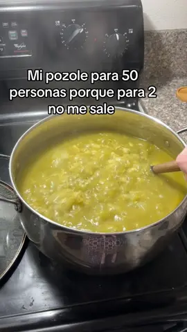 Vengan todos por un plato 😅 #pozole #verde #pollo #cena #dinner #ideas 