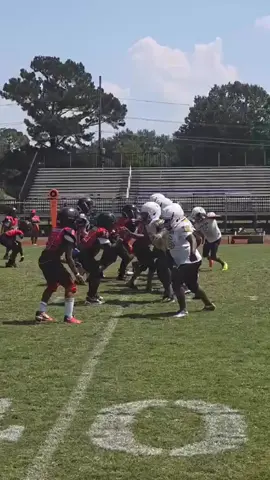 My boi said that he didn’t hear no whistle blow 😂  #footballlyfe❤️🏈  #bigmac #batonrougetigers #75💛💜