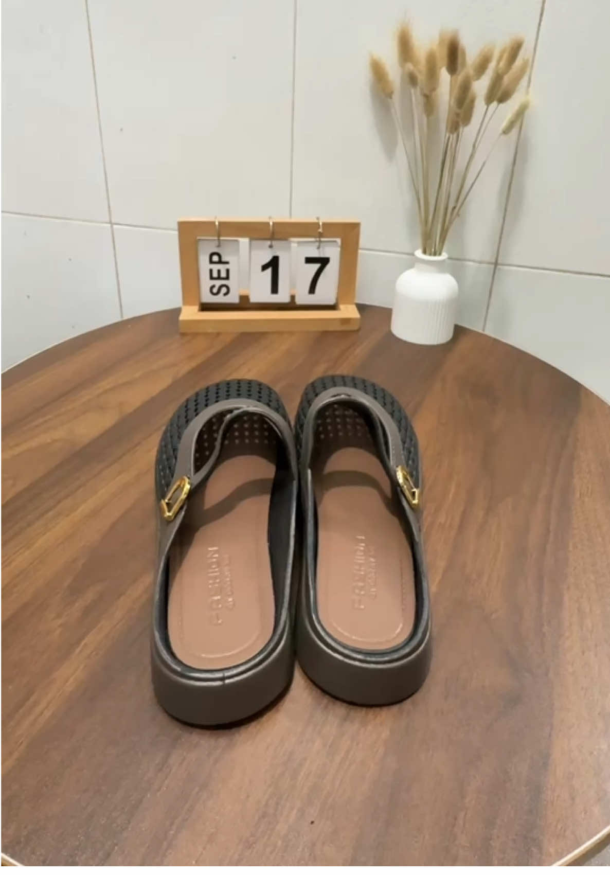Dép sục nữ lưới gắn khoá #depsuc #depnhua #depbet #sandal #depnuhottrend 