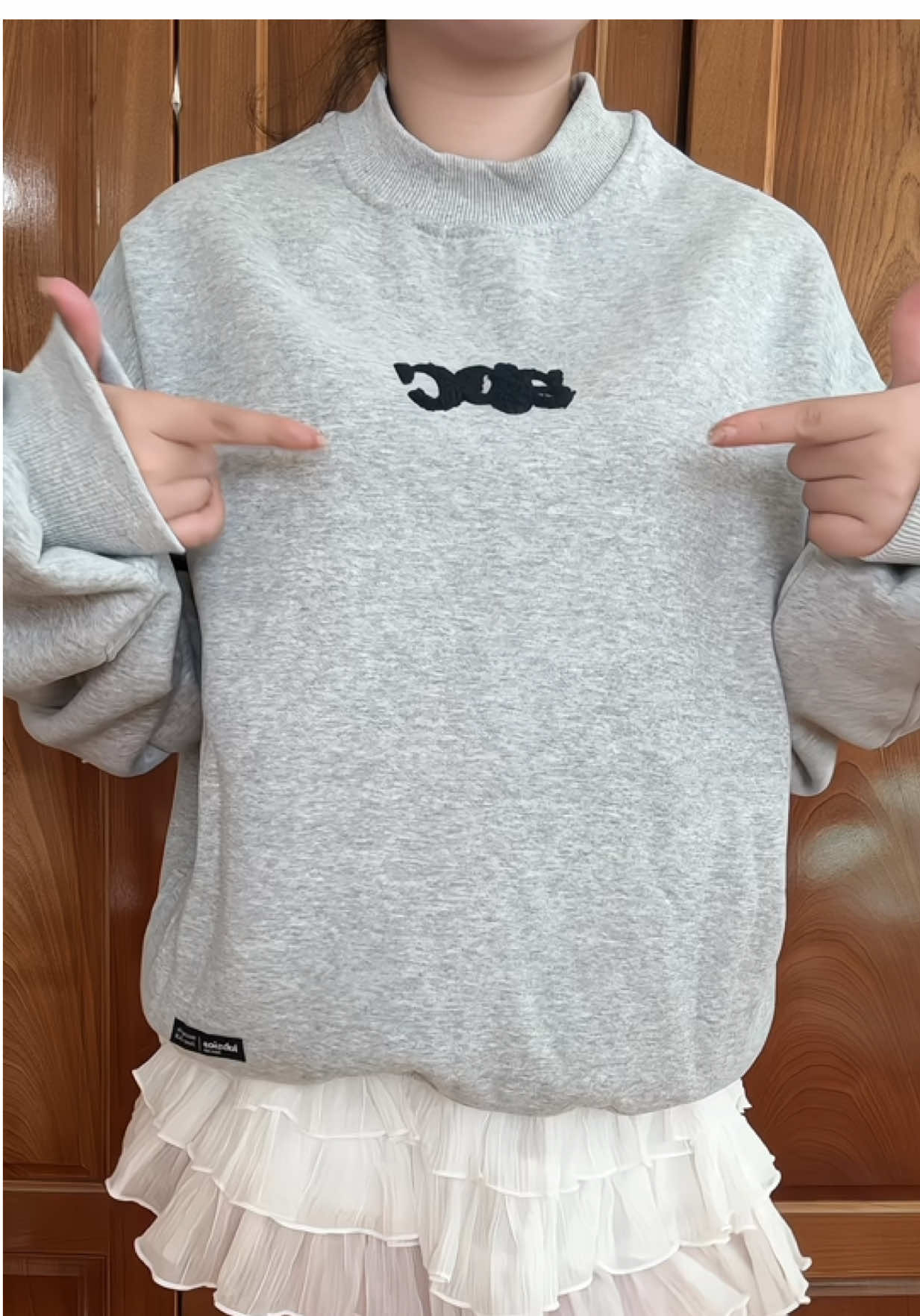 ( Mở Bán) Áo nỉ Boxy form rộng chất nỉ ép hình thêu xù#tiktok #thoitrang #xuhuong #aoni #aosweater 