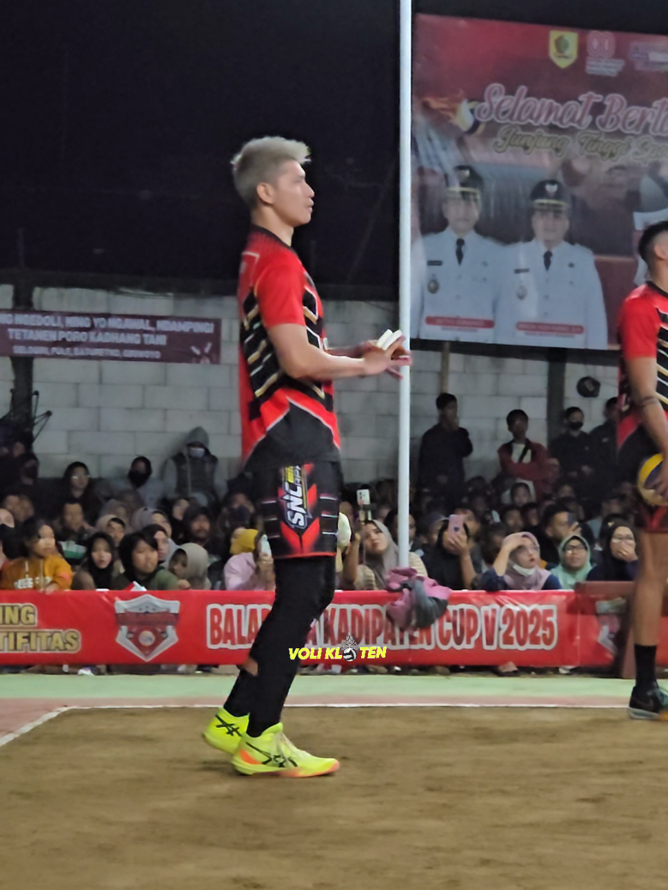 dimas saputra style ramput pirang makin garang  #volleyball #celanavoli #celanakolor #celanamurah #volitarkam 