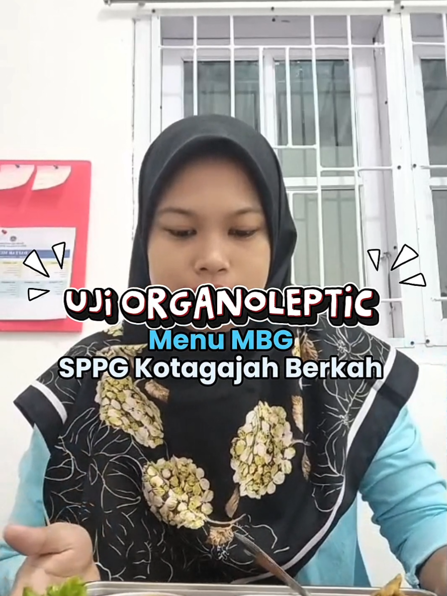 Hai sobat Minzi... Setiap Pagi,  sebelum makanan di distribusikan, Ahli Gizi kita selalu melakukan Tes Organoleptic ya😉 Apasih Uji organoleptik??? Uji organoleptik atau uji panca indra atau uji sensori merupakan cara pengujian dengan menggunakan indra manusia sebagai alat utama untuk pengukuran daya penerimaan terhadap produk. @badangizinasional.ri  #mbg #sppg #ujiorganoleptik #ahligizi #indonesia🇮🇩 