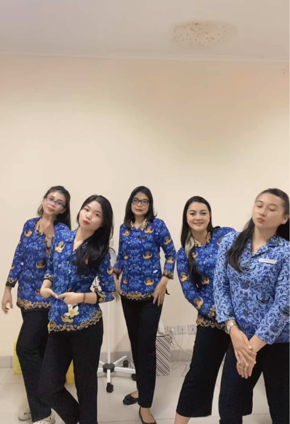 Sadikile mo dapa tangka torang ini😂 @keyinnn. @ka👩🏻‍⚕️💉 | IG : Luh_vicky23 @itsMeFILLY 