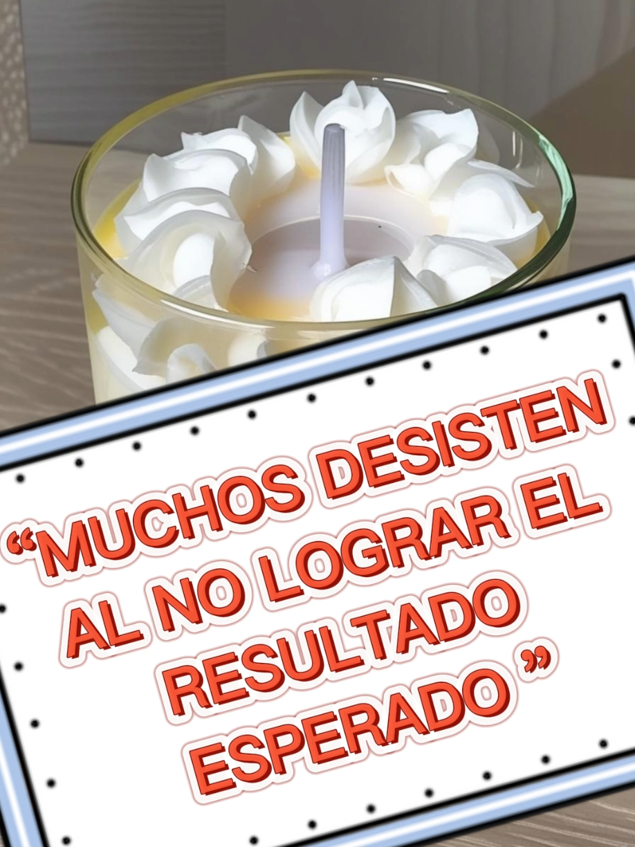 🕯️ Muchos piensan que hacer velas es complicado, sobre todo cuando al inicio no quedan como esperaban. Pero la verdad está en detalles simples: medir bien la cera, elegir la mecha correcta y tener paciencia para dejar reposar. Poco a poco se transforman en piezas que transmiten tu esencia. ✨ ¿Cuál fue tu mayor dificultad al intentar crear una vela? Cuéntanos en comentarios, síguenos para más consejos y comparte este video con alguien que también lo necesite.  #hechoconamor  #velas  #velasartesanales  #velasaromaticas  #candlemaker  #velasdecorativas  #jabonesartesanales  #soaplove  #emprendimientocreativo  #velasartesanais  #handmadewithlove  #cursodevelas  #emprenderdesdecasa 