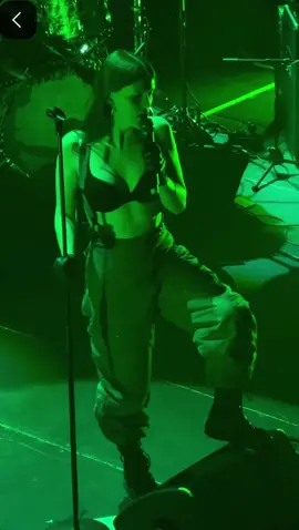 Singing family tree in Paradiso Amsterdam live July 4 aesthetic brat green Charli xcx green#ethelcain #fanpage #music #tiktokviral 
