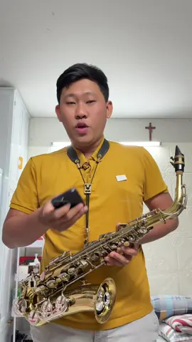 E là không thể 