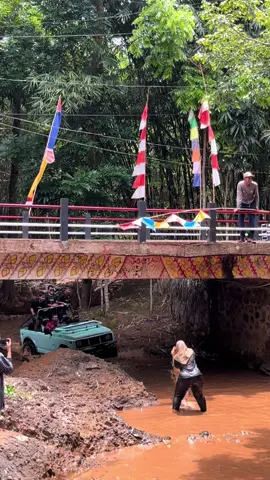 gayeng pokok nya🤣              info boking jeep wisata puncak becici 085713137468 #wisatajogja #jeepwisata #jeeppuncakbecici #jeepbecici #jeepbecicijogja        