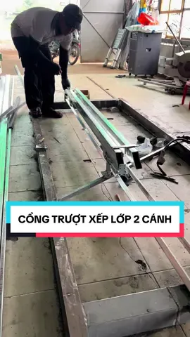 Cổng trượt xếp lớp 2 cánh #congtruottudong #congluaxeplop #minhtiencongtudong 