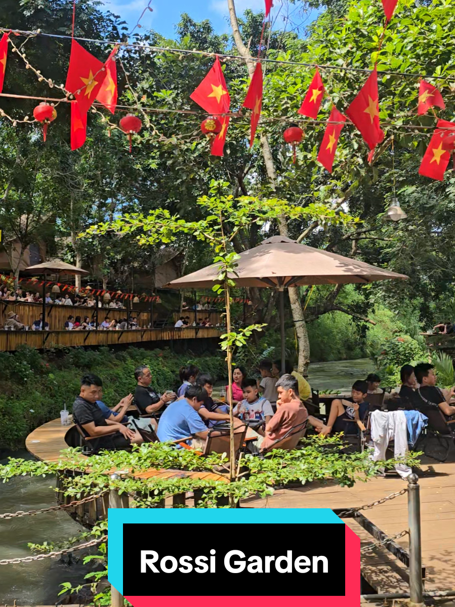 Rossi Garden mang đến một không gian yên bình và thoáng đãng, lý tưởng để trải nghiệm và lưu giữ những khoảnh khắc đáng nhớ qua những bức ảnh.#buonho #xuhướng #daklak #rossigarden #bmt 