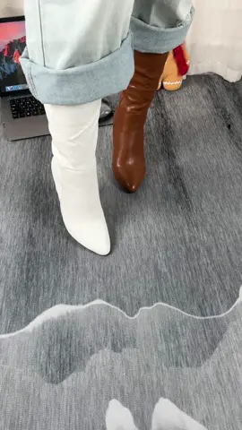 Omg so fashion #tiktokshop #comfortableshose #tiktokshopblackfriday2025 #tiktokshopblackfridaysale #comfartable #fashiontiktok #fashion #shoes #wonensfashion #2025newshoes #highheelsboots #boots #womensboots #tiktokfinnds #womensshoes 