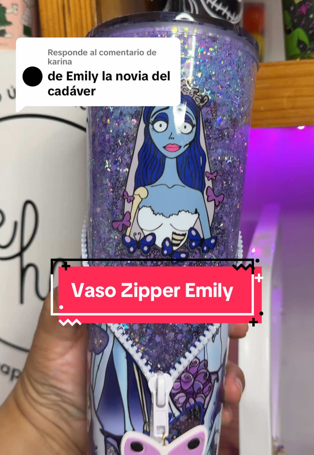 Respuesta a @karina Ya está listo el vaso zipper de Emily, y brilla en la oscuridad. No te quedes sin el tuyo! Haz tu pedido ya!! Disponible en nuestra tienda ⭐️behappygifts.com.mx #snowglobezipper #elcadaverdelanovia #mexico🇲🇽 #snowglibetumbler
