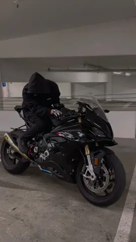 🥷🏻 - - - - - #bmws1000rr #motorcycles #viraltiktok #fyp #bikelife 