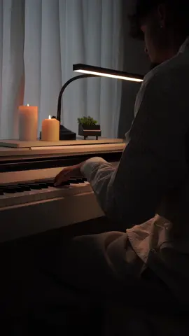 I’ve just made an even sadder version of je te laisserai des mots. Hope you like it @Patrick Watson #piano #fyp #calm 