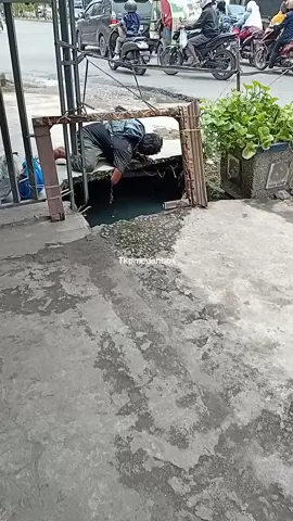 Rayap Besi Lagi Beraksi, Jalan Raya Pun Bisa lenyap Kalau Mereka Sudah Beraksi. Lanjut Komentar....